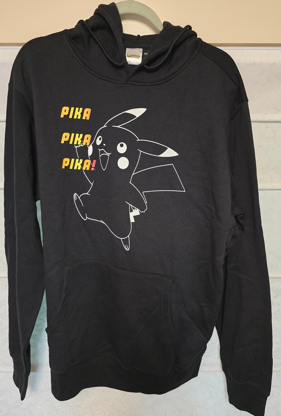 Pokemon Pikachu Pika Pika Men's Large Black Graphic Pullover Hoodie NWOT NEW